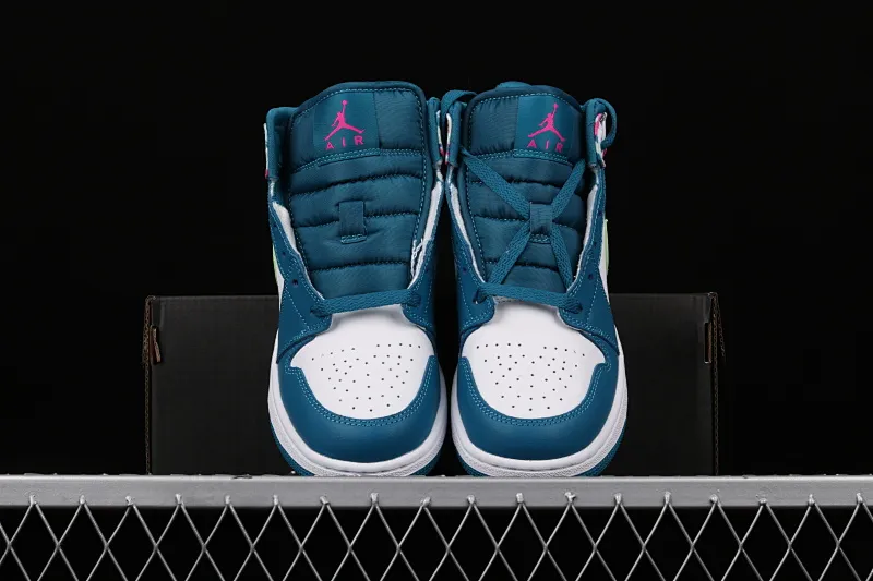 All categories Air Jordan Jordan series basketball shoes Air Jordan 1 Mid Air Jordan 1 Mid AJ1 Joe 1 mid-top cultural basketball shoes 555112-300